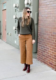 Cropped Pants Outfit, Wide Leg Pants Outfit, Winter Pants Outfit, Leg Pants Outfit, Wide Leg Crop Pants, Wide Leg Cropped Pants, Cat Hair, Crop Pants