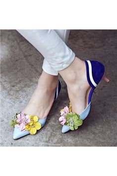 Shoes With Flowers, Flower Shoes, Simple Shoes, Fancy Shoes, Floral Shoes, Fabulous Shoes, Diy Shoes, Leather Shoes Woman, Pretty Shoes