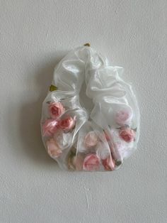 Organza Bags Ideas Packaging, Organza Sewing, Rose With Leaves, Mood 2024, Spring Styles, Bag Sewing, Mens Items, Flower Bag, Team Gifts