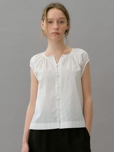 Composition :100% Cotton Country of Origin : Republic of Korea Linen Blouse Outfit, Slow Fashion Clothes, Fashion Over Fifty, White Linen Blouse, Feminine Top, Button Blouse, Clothing Designs, Linen Blouse, Blouse White