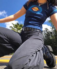 T Shirt Outfits, Goth Outfit, Estilo Indie, Blue T Shirt, Indie Outfits, Gal Gadot, Mode Vintage, Looks Vintage