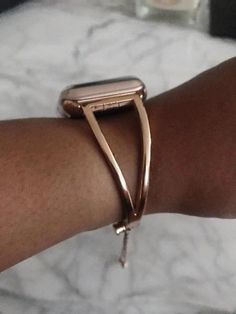 Apple Watch Cuff, Watch Minimalist, Best Apple Watch, Swiss Army Watches, Jewellery Trends, Trend Jewelry, Luxury Bracelet