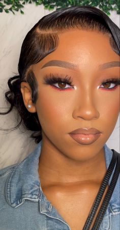 Birthday Inspo Makeup, Hoco Makeup Black Women, Simple Makeup Looks Birthday, Cute Soft Glam Makeup Looks, Grad Makeup Ideas, Homecoming Black Makeup, Pop Of Color Under Eye Makeup Black Women, Makeup Beat Black Women, Blue Natural Makeup Looks