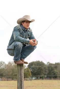 Sitting Pose Reference, Fashion Infographic, Cowboys Men, Denim Shirt With Jeans, Estilo Country, Beefy Men