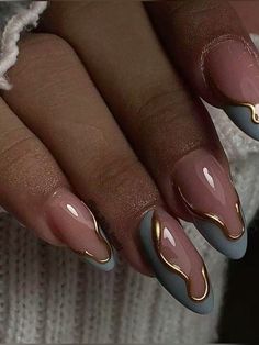 Gel Nails Ideas Non Acrylic Short, Summer 2024 Gel Nails, Gold Design On Nails, Summer Gel Nails Ideas Almond, Almond Croc Nails, Summer Gold Nails, Short Almond Nails Designs 2024, Green And Gold Almond Nails, Almond Nails Designs Summer 2024