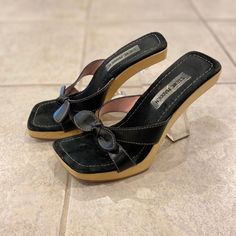 Steve Madden Lucite Heel Sandal Steve Madden Aesthetic, Vintage Steve Madden, Cheap Heels, Iconic Shoes, Rhinestone Jeans, Lucite Heels, Shoes Steve Madden, Classy Shoes, Steve Madden Heels