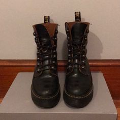 Doc Martens Lace Up Platform Boots, Really Comfortable, In Excellent Condition. These Run Big, I Usually Wear A Size 6/6.5 And These Fit Me. Shoes Doc Martens, Emo Boots, Dr Martens Black, Dr Martens Shoes, Martens Shoes, Boots Brown, Doc Martens, Platform Boots, Brown Boots