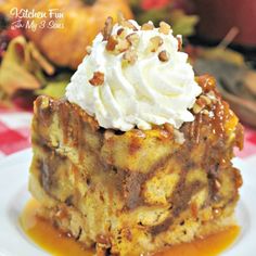 this crock - pot pumpkin maple french toast is the perfect fall dessert