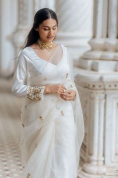 White Designer Blouse, White Organza Saree, Organza Blouses, Trending Saree, Traditional Indian Dress, Indian Fashion Saree, Saree Blouse Designs Latest