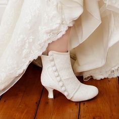 Fantasy Heels, Cowgirl Boots Wedding, Women Things, Bridal Footwear, Classic Black Boots, Bridal Shoes Low Heel, Country Shoes, Bridal Boots