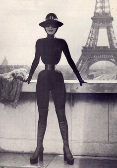 Fashion Silhouette, Lake Pictures, Estilo Punk, Body Modifications, The Eiffel Tower, Wasp, Body Mods