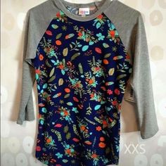 XXS LuLaRoe Randy Tee NWT NWT LuLaRoe Randy Baseball Tee. LuLaRoe Tops Tees - Long Sleeve Mix Match Outfits, Lula Roe, Fun Clothes, Lularoe Outfits, Target Style, Lularoe Styling, Lula Roe Outfits, Virtual Closet, Outfits Ideas