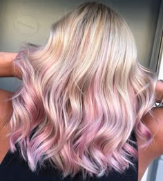 Pink Hair Streaks, Pink Hair Highlights, Gold Hair Dye, Haircolor Ideas, Blonde Hair With Pink Highlights, Pink Blonde, Pink Ombre Hair, Light Pink Hair, Pink Blonde Hair