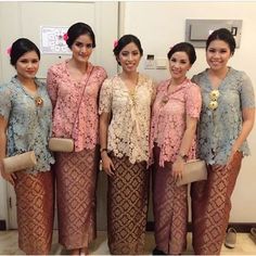 Dress Pesta Brokat, Lace Kebaya, Batik Blazer, Kebaya Graduation