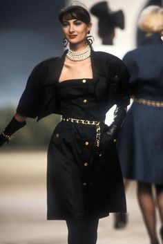 Vintage Runway Fashion, Chanel Spring Summer, Clueless Outfits, Chanel Spring