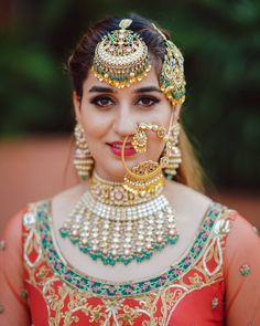 Gold Chain Designs For Women, Sikh Bride, Bridal Games, Royal Beauty, Bride Photography Poses, Gold Chain Design, Indian Bridal Hairstyles, Bridal Jewelry Collection, Bride Photography