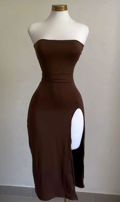 @Queens Brown Homecoming Dresses, Simple Cocktail Dress, Fest Outfits, Pretty Prom Dresses, Looks Chic, Glam Dresses, Cute Simple Outfits, Prom Party Dresses, Teen Fashion Outfits