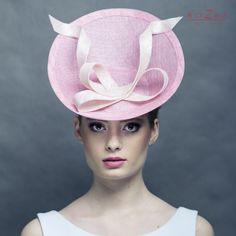 Hand blocked hat from high quality pink sinamy (3 sheets) using traditional millinery techniques. This cocktail hat is accented with modern and elegant shape bow. Is all handmade with the highest precision. Perfect for the elegant, extravagant and modern looking. Iis attached to silver metal headband. You can write to me for more informations. Ready to shipped in 4-7 working days. If You want to change something please write to me. I can personalized Your order (the price can be different). Saucer Hat, Light Pink Hat, Pink Couture, Hair Fascinators, How To Make Fascinators, Fascinator Hair, Tea Hats, Pink Fascinator, Couture Hats