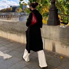 Prada Bag Outfit Street Style, Red Bag Style, White Bag Outfit, Red Black Outfit, Black Doc Martens, Red And White Outfits, Red And Black Outfits, Fits Aesthetic