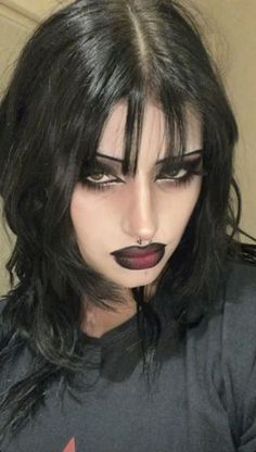 Goth Formal Makeup, Heavy Metal Makeup Looks, Makeup Looks Gothic, Ptv Outfit, Simple Goth Makeup Look, Mallgoth Makeup, Villain Aesthetic Female, Alternative Makeup Grunge, Black Lipstick Looks