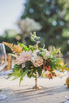 Fern Centerpiece, Simple Centerpiece, Centerpiece Inspiration, Blush Wedding Colors, Table Numbers Wedding Rustic, Romantic Fall Wedding, Wedding Numbers, Table Inspiration, Wedding Centerpieces Diy