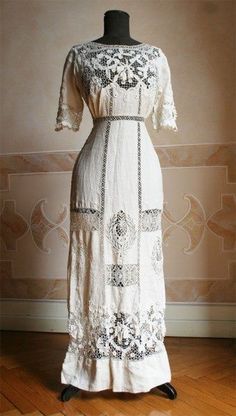 Bloomsday Tea Gown, 1900s Fashion, 1910s Fashion, Edwardian Dress, Look Retro, Antique Dress, Vintage Gowns, Retro Mode