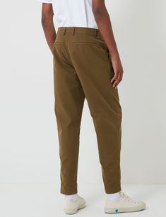 From Bhode the Everyday Pant in Military Green from the Bhode Autumn Winter 2020 trousers collection. A durable cotton twill garment dyed Portuguese fabric in regular fit trouser with a cropped leg shape, features belt loops, corozo button and zip fly and comes in a regular leg length. Product Details: Material: 100% Cotton Fit: Relaxed, Cropped leg. Take your normal size Corozo Buttons Origin: Portuguese fabric, made in Europe Product MPN: BH-PANT-001-OLV Everyday Pants, Mens Chinos, Modern Wardrobe, Mens Fall, Khaki Chinos, Engineered Garments, Belfast, Military Green