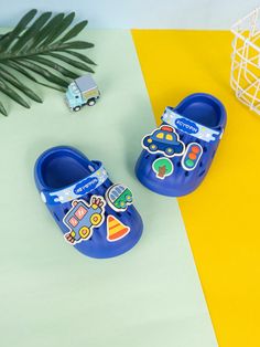 [UNIQUE and CUTE]The delicate shape makes these Toddler Boys Girls Clogs look different and cute. The Garden Clogs with cute shoe charms, not only can you match according to the picture, but also free to DIY, good-looking and fun. These Toddler Sandals go well with anything from jeans to shorts to dresses. This pair of shoes will surely catch your child's love, make the perfect gift for them.
[LIGHTWEIHT and BREATHABLE]Summer Sandals for Boys Girls are made of lightweight and skin-friendly EVA m Girls Clogs, Pool Outdoor, Garden Clogs, Toddler Sandals, Garden Water, Child Baby, Garden Girls, Clog Slippers, Outdoor Sandals