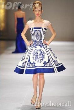 Moda China, China Fashion Week, Blue Stuff, White Inspiration, Estilo Harajuku, Asian Inspiration, China Dress, Flow Blue