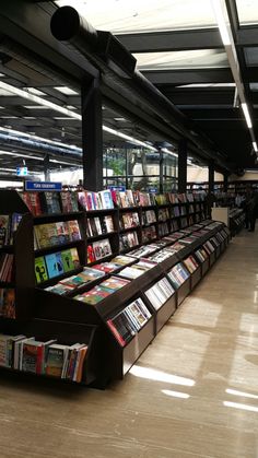 an empty book store filled with lots of books