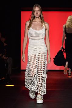 Indie Chic, Spring 2023 Ready To Wear, 2023 Ready To Wear, Crochet Dresses, Knitwear Fashion, Runway Trends, Outfit Look, Spring 2023, Runway Collection