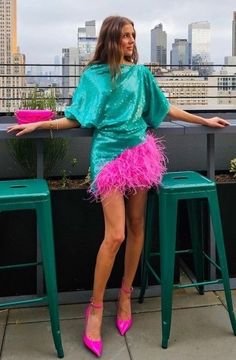 Funky Formal Dresses, Funky Formal Outfit, Glitter Outfit Party, Vegas Outfits Nightlife, Yacht Party Outfit, Party Outfit Night, Disco Party Outfit, 90s Theme Party Outfit, Party Outfit Night Club