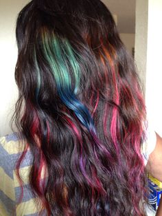 Dip Dyed streaks Indian Hair Cuts, Hair Stripes, Cute Hair Colors, Hippie Hair, Dyed Hair Inspiration, Hairstyles For Layered Hair, Funky Hairstyles, Heart Hair, Dip Dyed