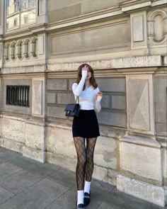 Black Mini Skirt Outfit, Money Aesthetics, Parisian Outfits, Mini Skirt Outfit, Black Skirt Outfits, Everyday Fits, Fashion Bella, Looks Pinterest