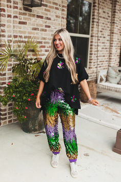 Shop the link below to grab this outfit and find your perfect Mardi Gras outfit!✨ Mardi Gras Women Outfit, Mari Gras Outfit Ideas, Mardi Gras Outfit Inspiration, Mardi Gras Clothes, Mardi Gras New Orleans Outfits, Mardi Gras Parade Outfit, Mardi Gras Outfits For Women, Mardi Gras Bachelorette, Mardi Gras Halloween Costume