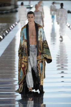 Bohemian Men, Dramatic Style, Men Fashion Show, Beautiful Suit, Male Fashion Trends, Fire Fits, Fantasias Halloween, Lightning Strikes, Dolce E Gabbana