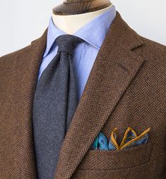 Shirt And Tie Combinations, Older Mens Fashion, Tweed Sport Coat, Style Anglais, Brown Suit, Ties Mens Fashion, Gents Fashion, Mens Fashion Smart