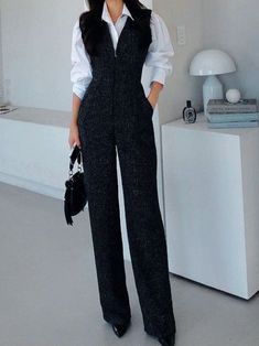 Office For Women, Professional Dress Code, Office For Men, Business Attire Women, Professional Dress, Corporate Attire, Stylish Work Attire, Everyday Fashion Outfits, Woman Suit Fashion