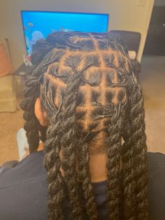 Very protective and lasting loc style Jumbo Twists Over Locs, Jumbo Locs Hairstyles, Loc Rope Twist Styles, 4 Strand Twist Locs, Rope Twist Men, Rope Twist Locs Styles, Jumbo Rope Twist, Rope Twists