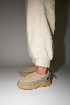 Platform Loafers, Slip On Boots, Dream Shoes, Mode Inspiration, Cute Shoes, Look Fashion, Me Too Shoes