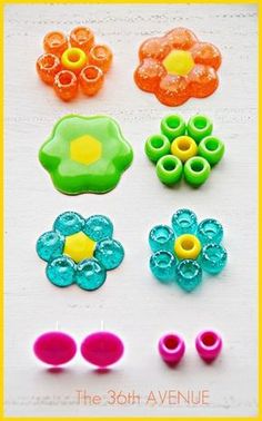 there are many different types of buttons on this page, including one with flowers and the other with circles