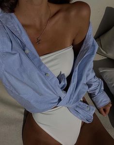 Swimsuit Photo Ideas, Summer Swimsuit Outfits, Ig Pictures, Blue Swimwear, Mode Inspo, How To Pose, Twist Front, Summer Baby