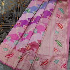 Kobi Pink Handwoven Pure Katan Silk Kadwa Banarasi Rangkat Saree - Khinkhwab Rangkat Banarasi Saree, Rangkat Saree, Banaras Sarees, Handloom Weaving, Flower Drawing Design, Indian Patterns, Saree Designs Party Wear, Gold Brocade, Banarasi Silk Saree