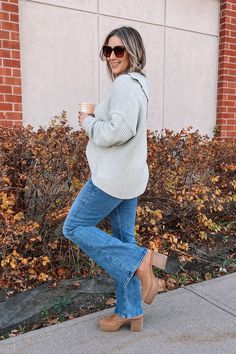 casual neutral outfit inspo Flare Jeans Outfit, Block Heel Boots, Chunky Block Heels, Jeans Outfit, Free People Sweater