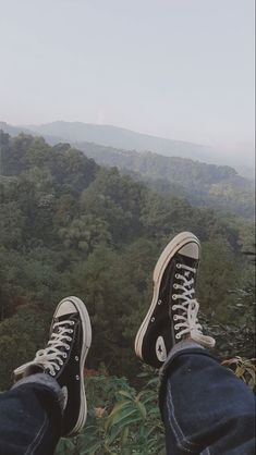 Converse Shoes Aesthetic, Converse Shoes Men, Converse 70s, Converse Aesthetic, Skateboard Girl, Adventure Aesthetic, Cute Love Wallpapers, Mood Instagram, Boy Photography Poses