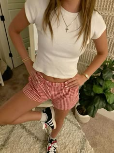 Tube Top Outfit Aesthetic Y2k, Summer Outfits Comfy Casual, Cute Tube Top Outfits Summer, Tube Top Summer Outfits, Cute Summer Outfit Inspo 2024, My Dream Clothes, Tube Top Outfit With Jacket, Fashion Inspo Outfits 2024 Summer, School Inspo Outfits