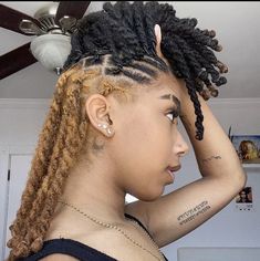 Peak A Boo Locks, Peek A Boo Dreadlocks, Peekaboo Locs Brown, Half Dyed Locs Black Women, Peek A Boo Locs, Locs Over Locs, Dyed Locs Ideas, Peekaboo Hair Colors, Peekaboo Hair