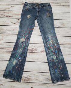 Roca Wear Women's Distressed Paint Splatter Bootcut Low Rise Stretch Jeans Sz 3 Good pre owned condition .All measurements are approximates in inches with item flat.  Waist 14" Inseam 32" rise 7' Hips 17" From our smoke free home. Please see photos to decide if this item is acceptable as we try to provide good photos to help with your decision. We strive to keep our 5 star ratings with our customers and eBay. Thank you for looking and check out our other listings for more great deals.