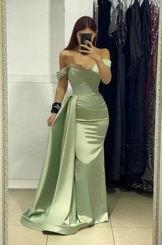 Prom Dress With Train, Classy Prom Dresses, Stunning Prom Dresses, Prom Dresses Sleeveless, Prom Dress Inspiration, Pretty Prom Dresses, فستان سهرة, Dress Dusty, Satin Prom Dress