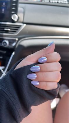 Short Chrome Acrylics, Dip Powder Designs Nail Art Summer, Crome Purple Nail, Gel Nails Periwinkle, Periwinkle Nails With Chrome, Spring Nails With Chrome, Lavender And Light Blue Nails, Nail Designs Periwinkle, Nail Ideas With Chrome